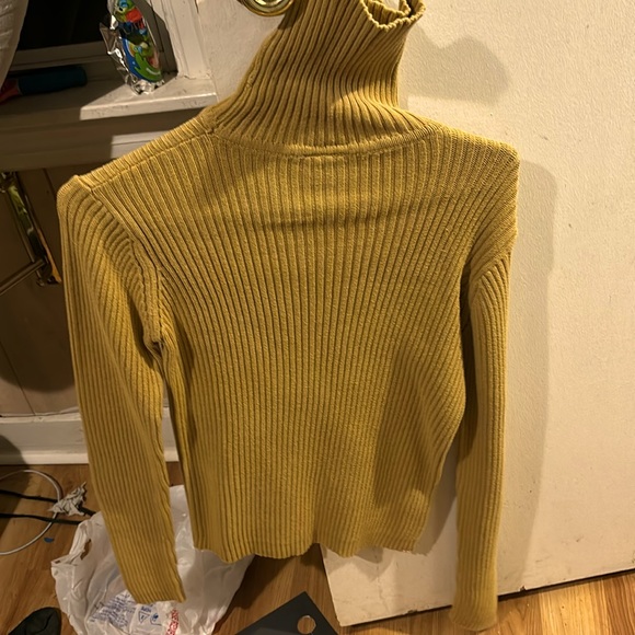 Large women’s turtleneck - Picture 1 of 2